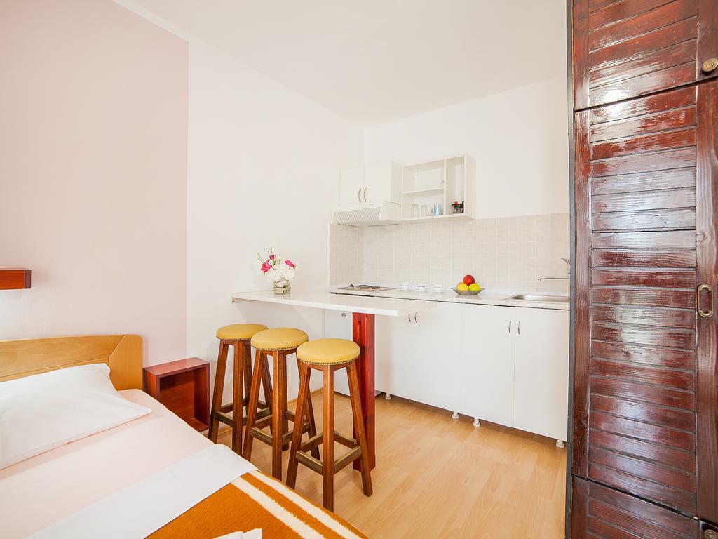 Petrovic Apartment *