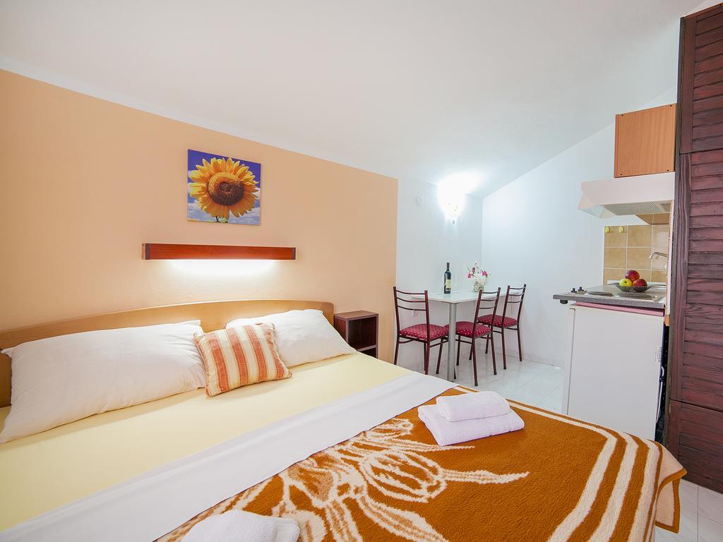 Petrovic Apartment *